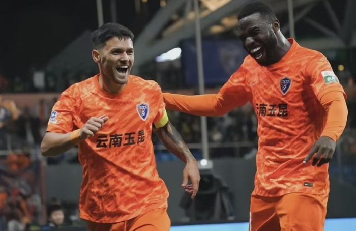 山东泰山客场惨败云南玉