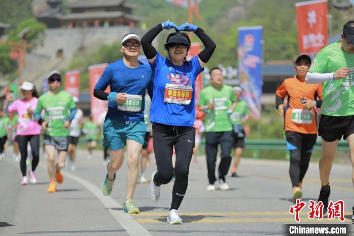 陈仓九龙山生态半程马拉松赛开跑 8000跑者畅享山