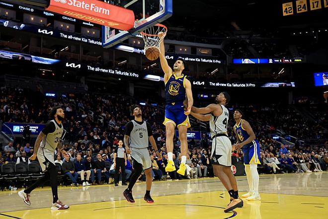 马刺大胜勇士尤尔特塞文创赛季新高